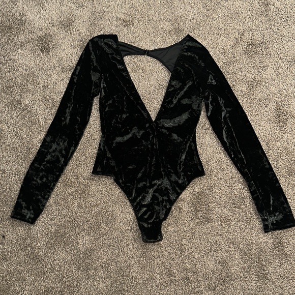 Victoria’s Secret bodysuit XS Velvet thong - Picture 2 of 12